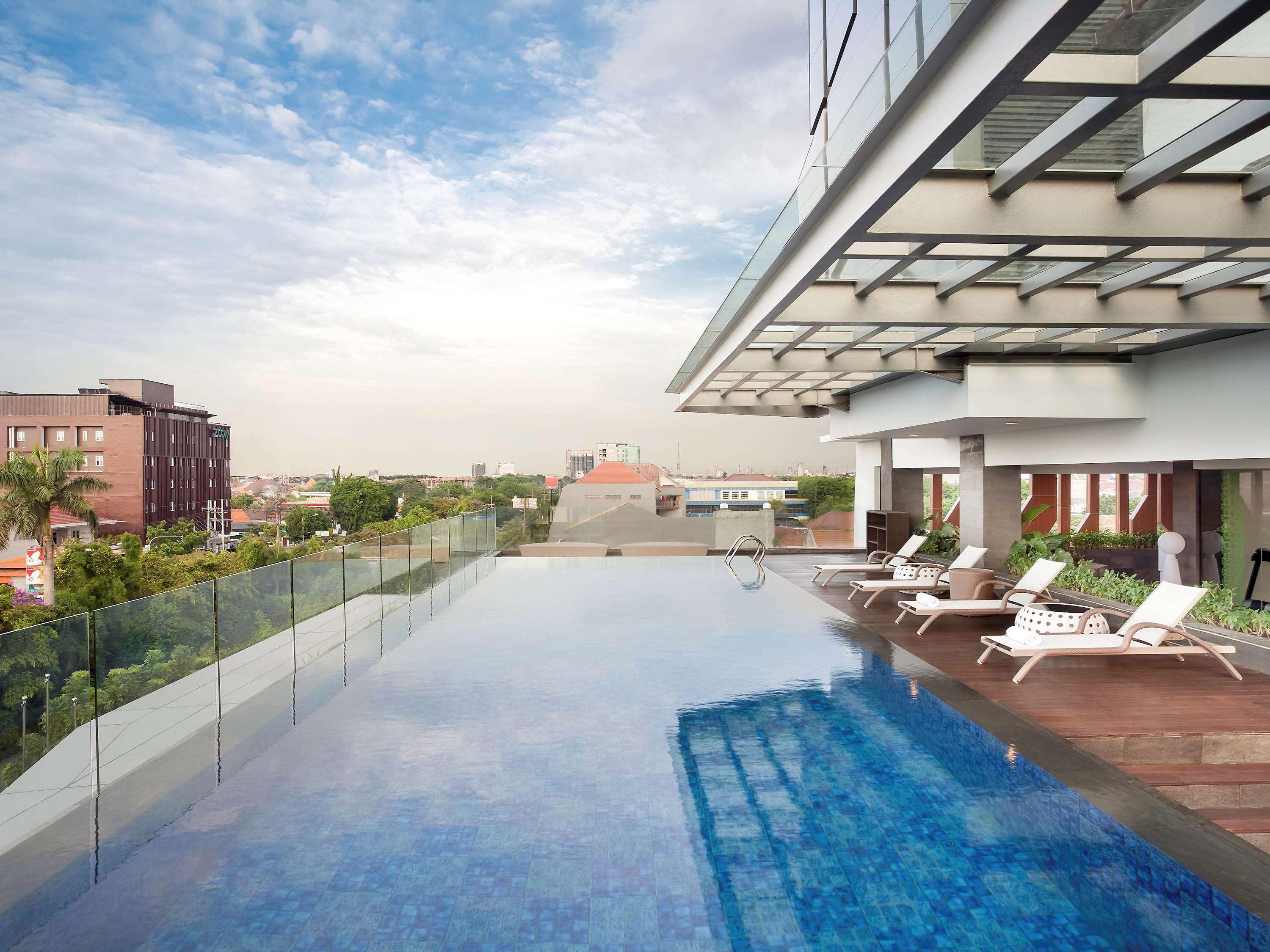 The Southern Hotel Surabaya Formerly Ibis Styles Surabaya Jemursari Exterior photo